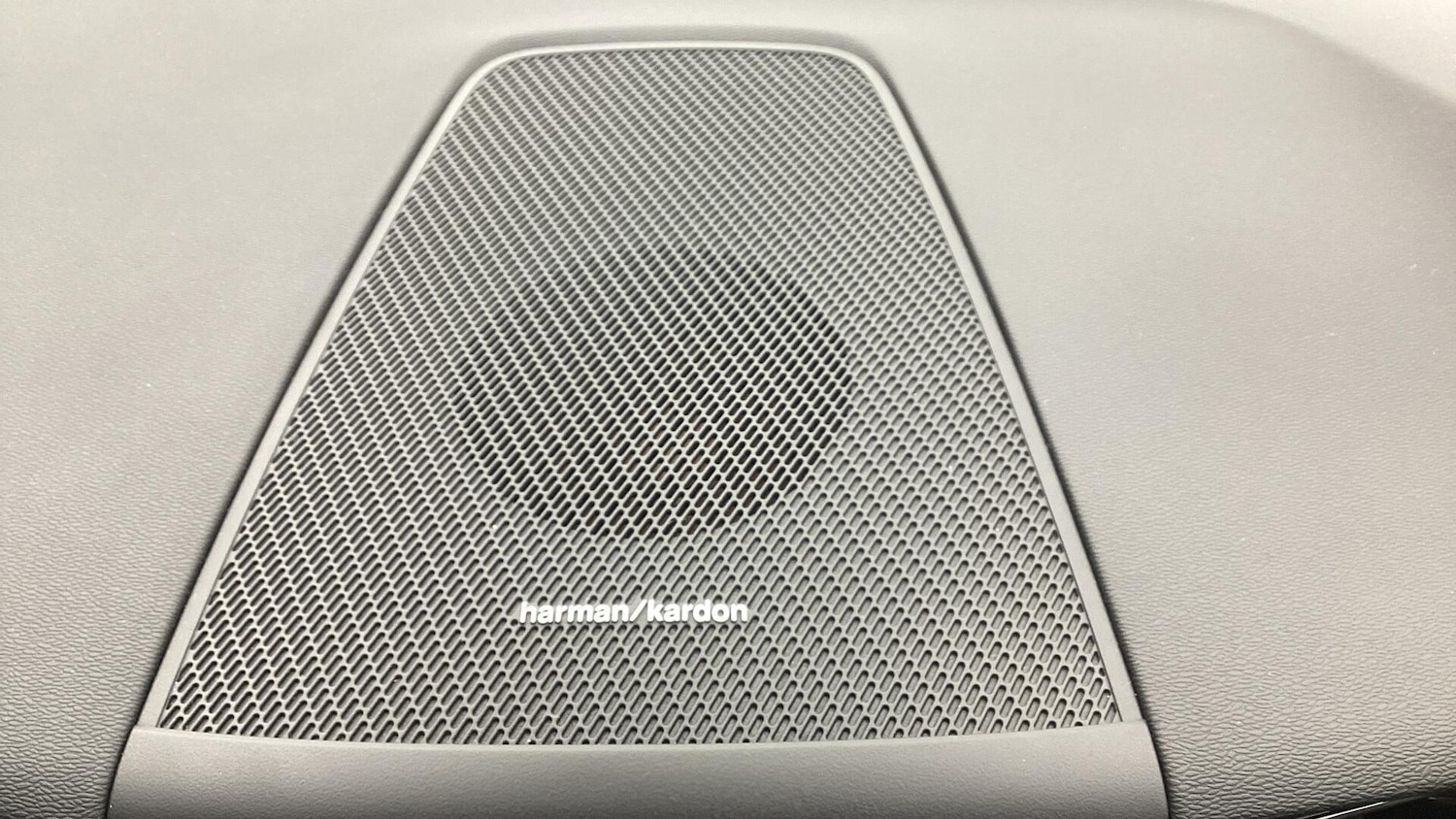 Used Volvo XC60 2023 for sale - 76306386: Photo 29