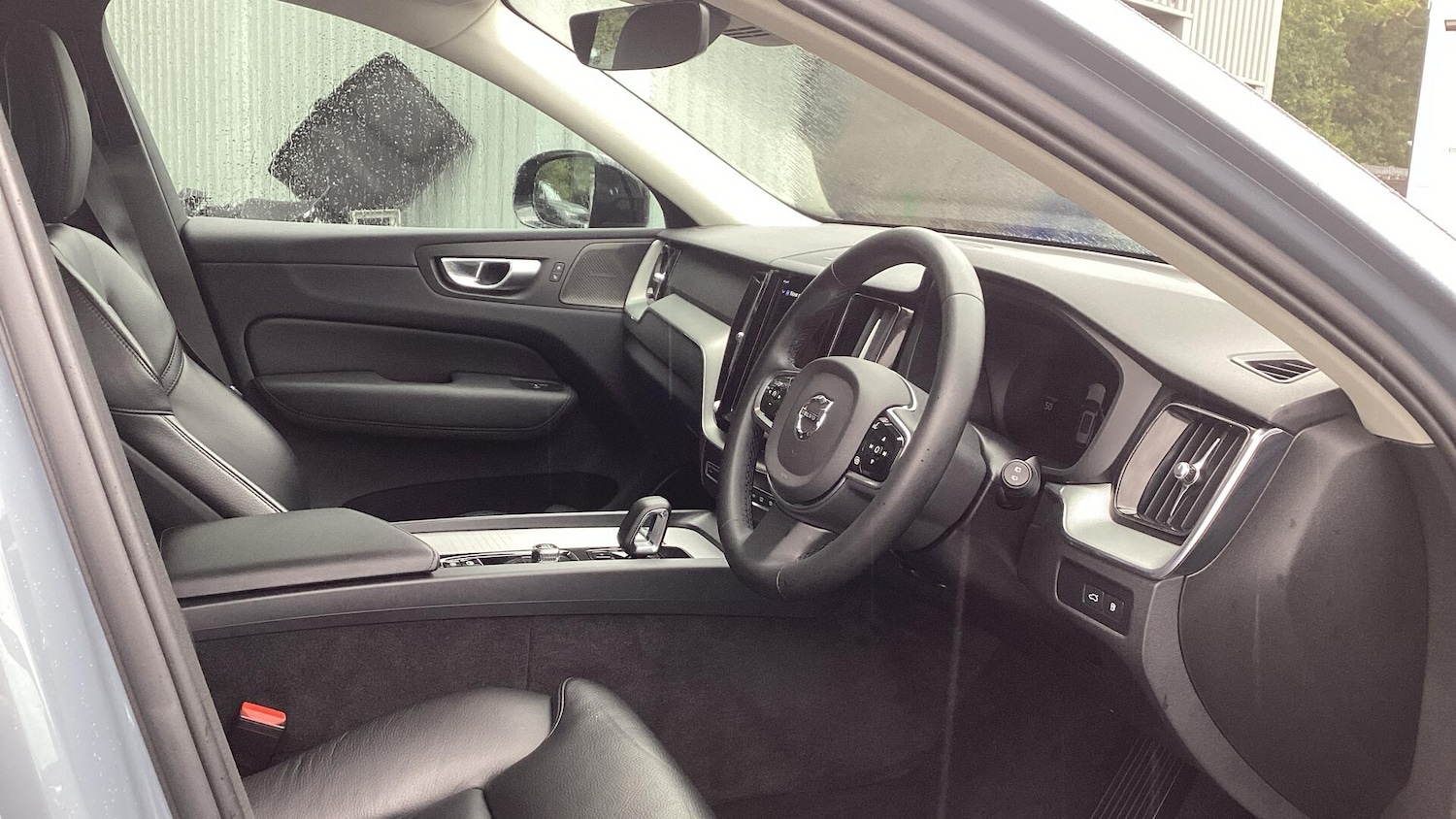 Used Volvo XC60 2023 for sale - 76306386: Photo 4