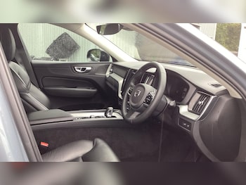Used Volvo XC60 2023 for sale - 76306386: Photo