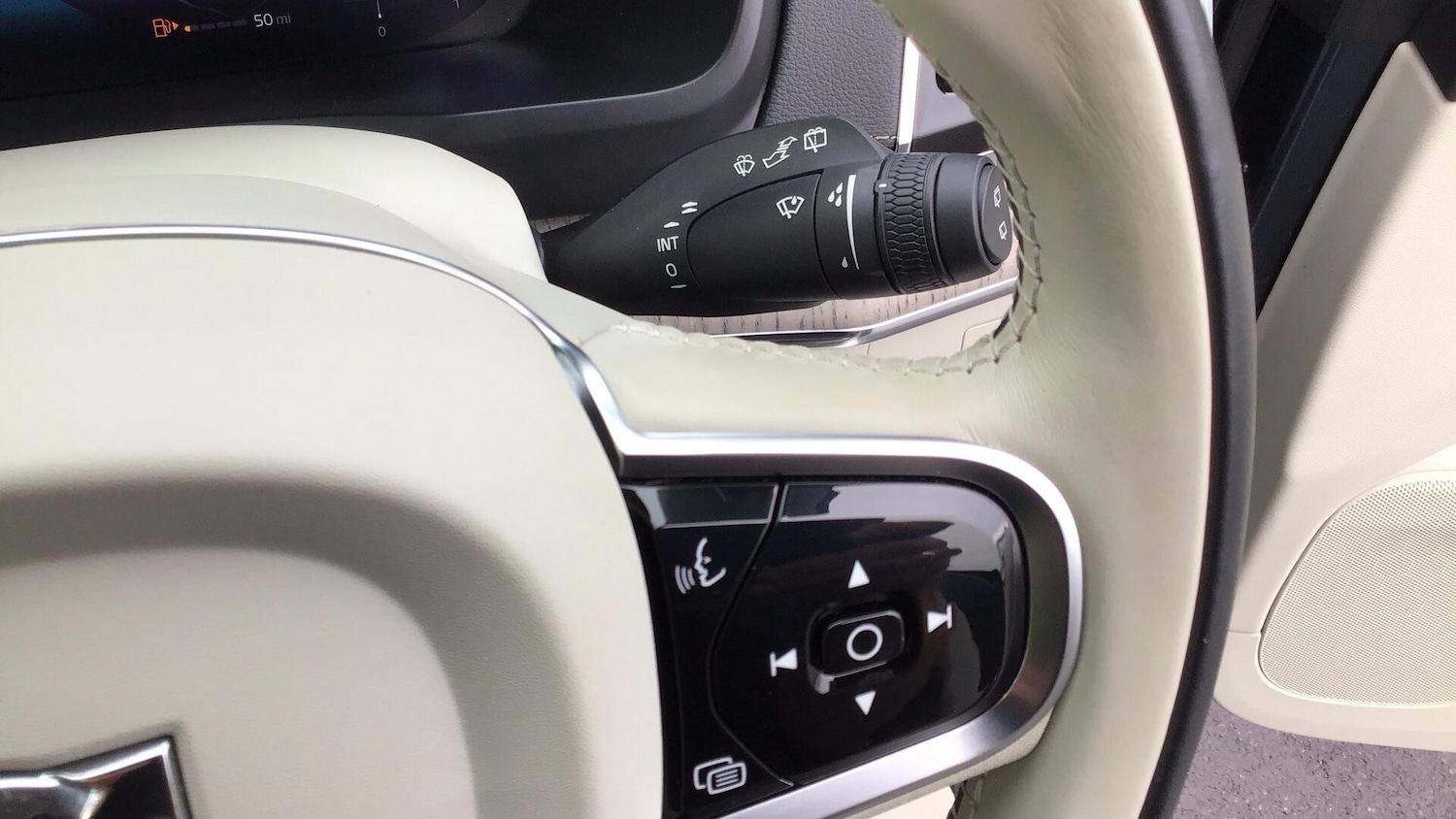 Used Volvo XC90 2023 for sale - 76550593: Photo 31