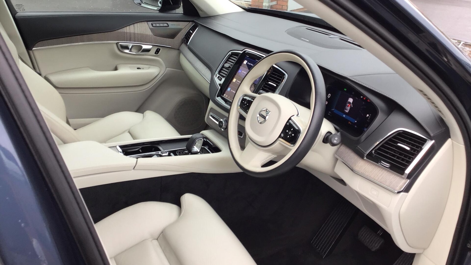 Used Volvo XC90 2023 for sale - 76550593: Photo 4