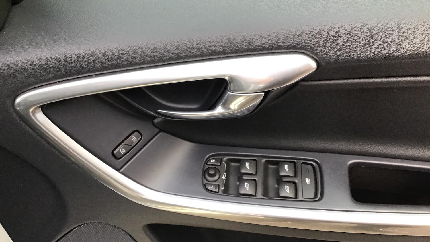 Used Volvo XC60 2016 for sale - 77255204: Photo 33