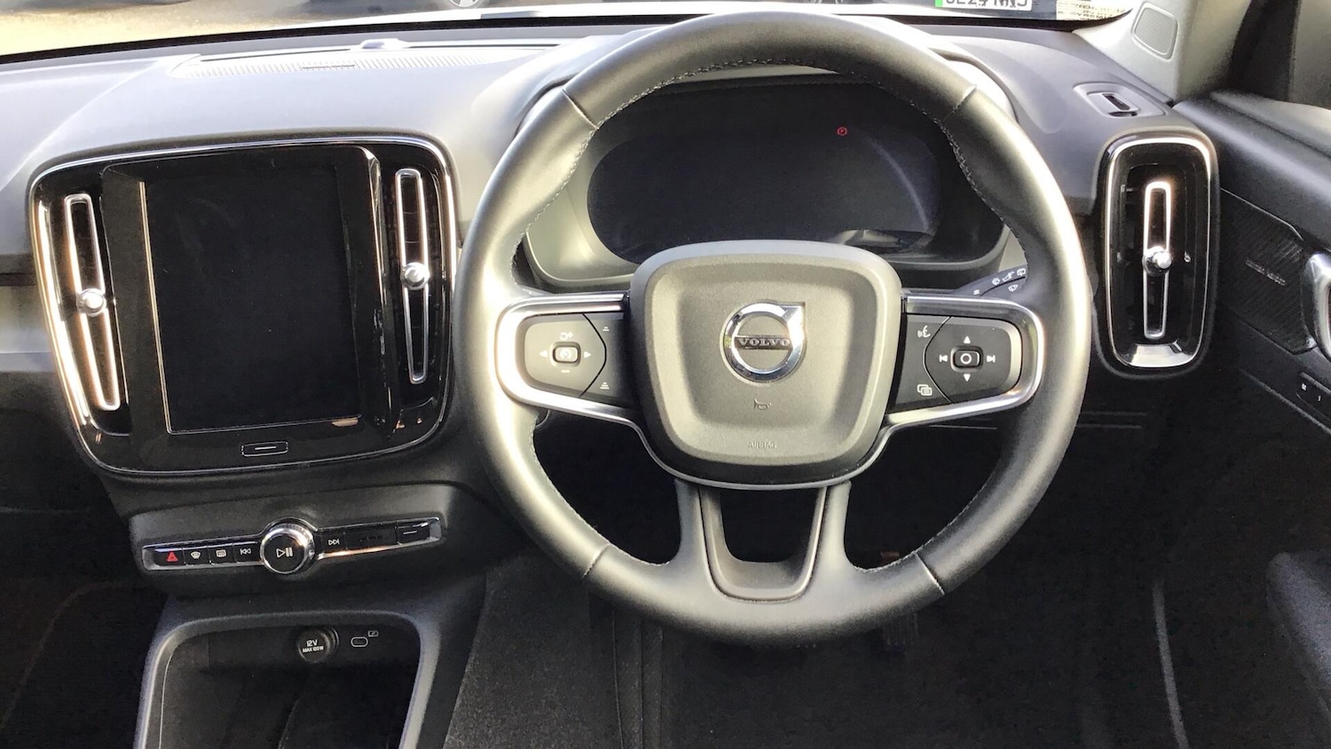 Used Volvo XC40 2025 for sale - 76671432: Photo 10