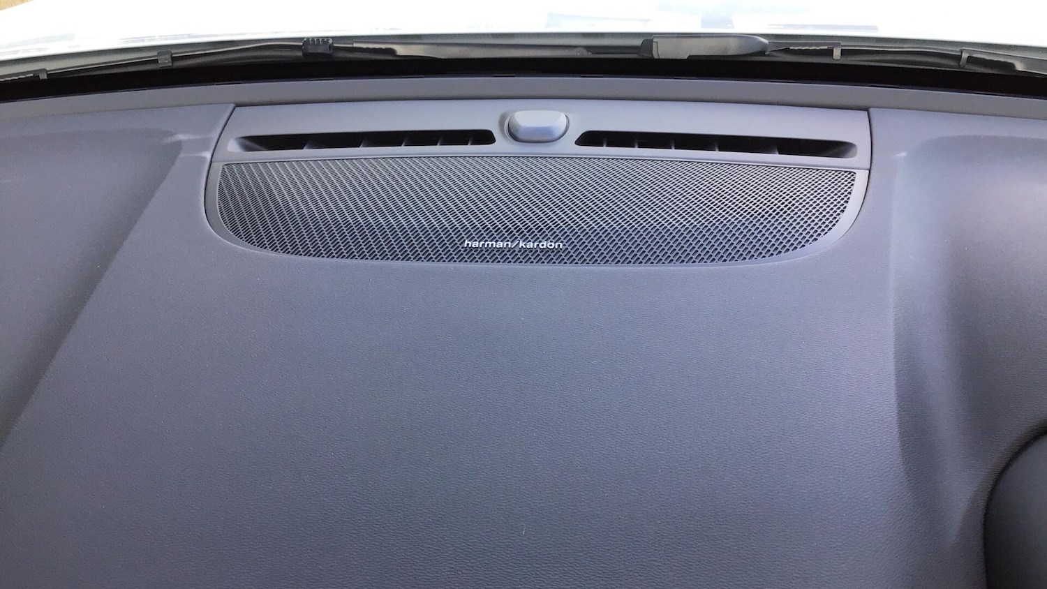 Used Volvo XC40 2025 for sale - 76671432: Photo 19