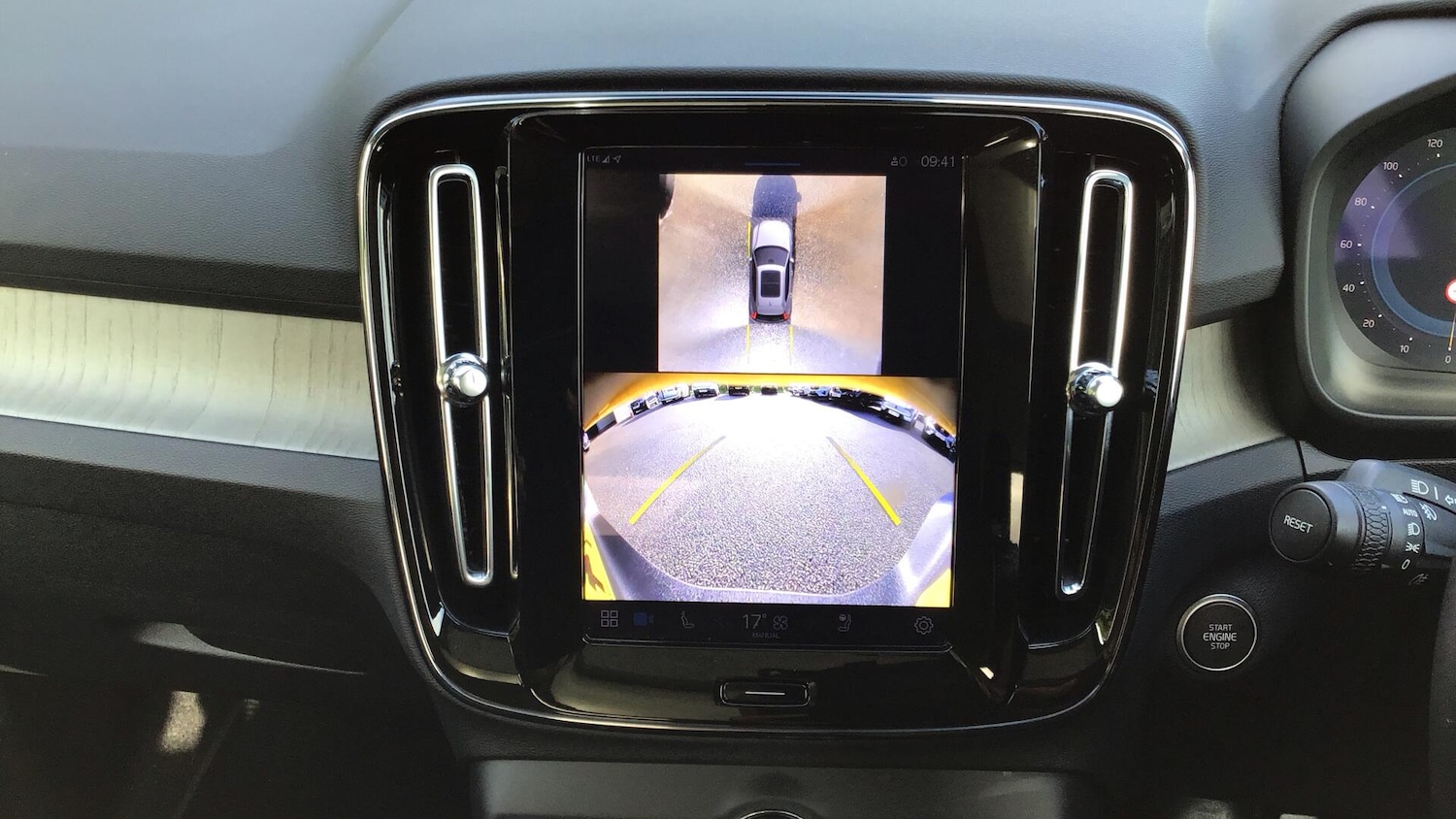 Used Volvo XC40 2025 for sale - 76671432: Photo 24