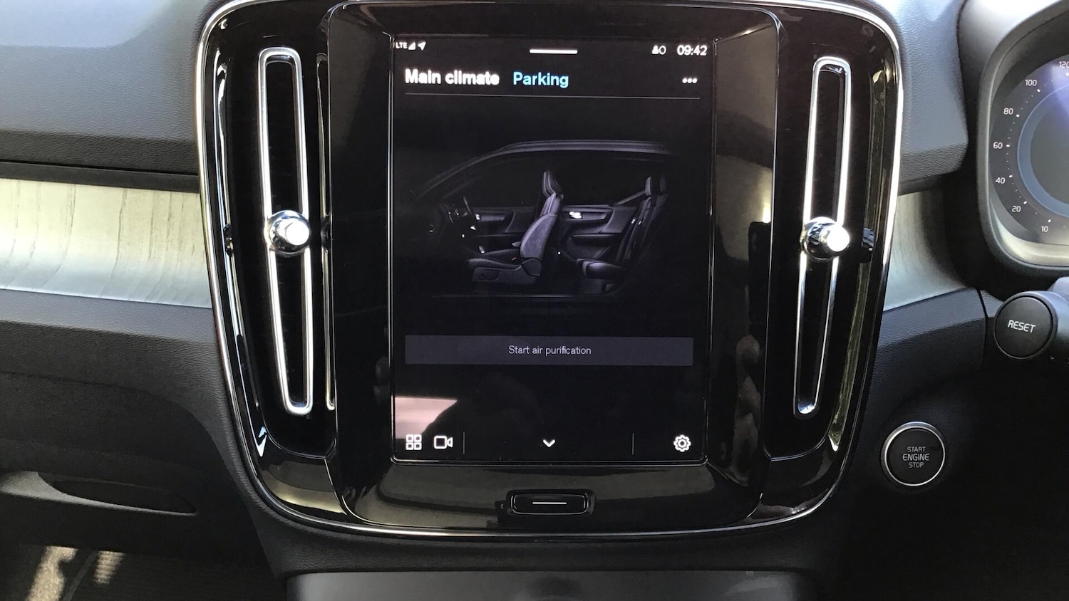 Used Volvo XC40 2025 for sale - 76671432: Photo 31