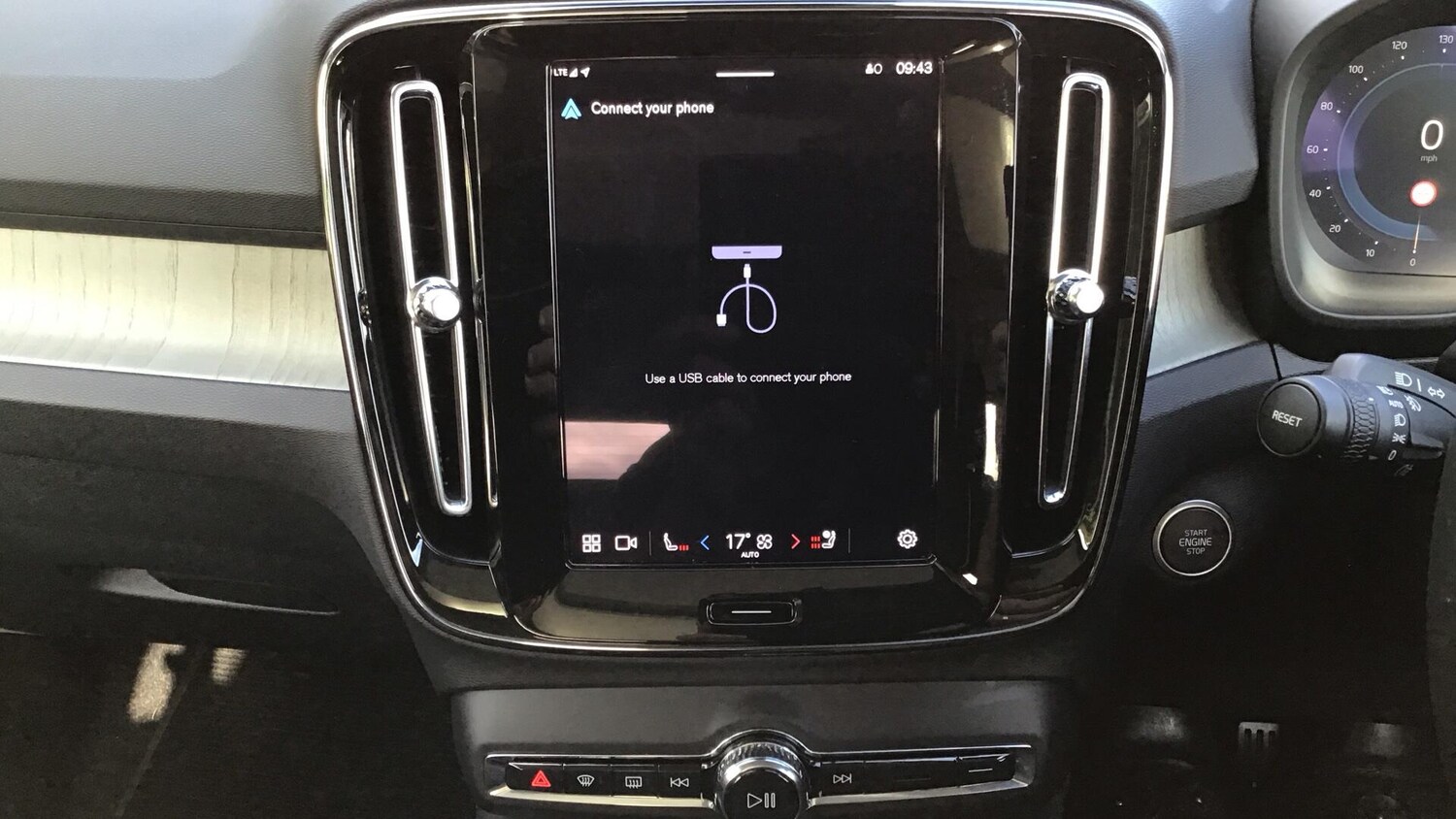 Used Volvo XC40 2025 for sale - 76671432: Photo 33