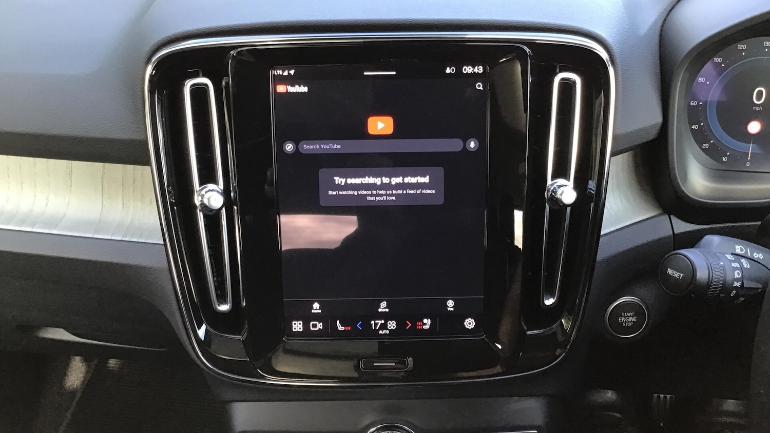 Used Volvo XC40 2025 for sale - 76671432: Photo 34