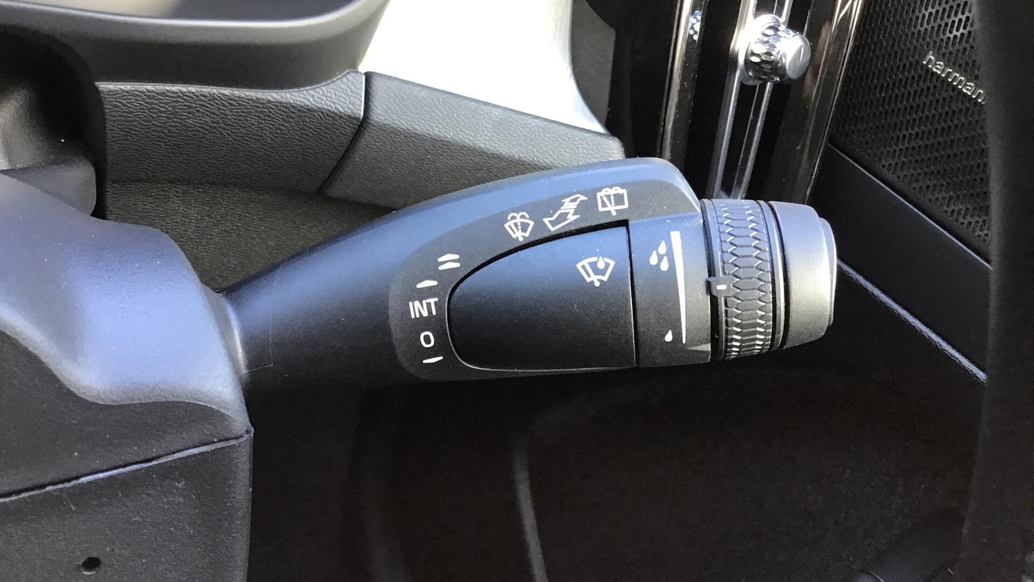 Used Volvo XC40 2025 for sale - 76671432: Photo 39