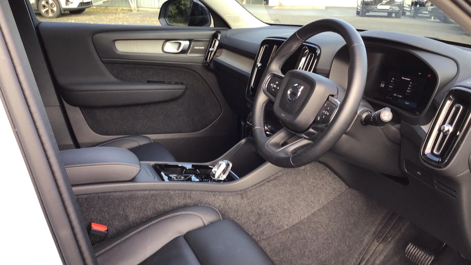 Used Volvo XC40 2025 for sale - 76671432: Photo 4