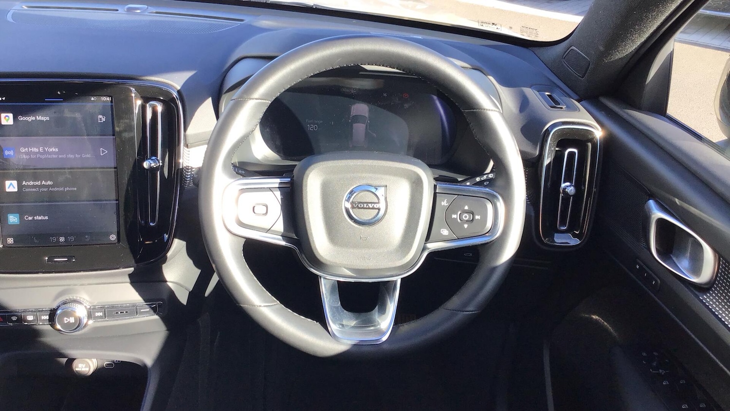 Used Volvo XC40 2025 for sale - 76766027: Photo 10