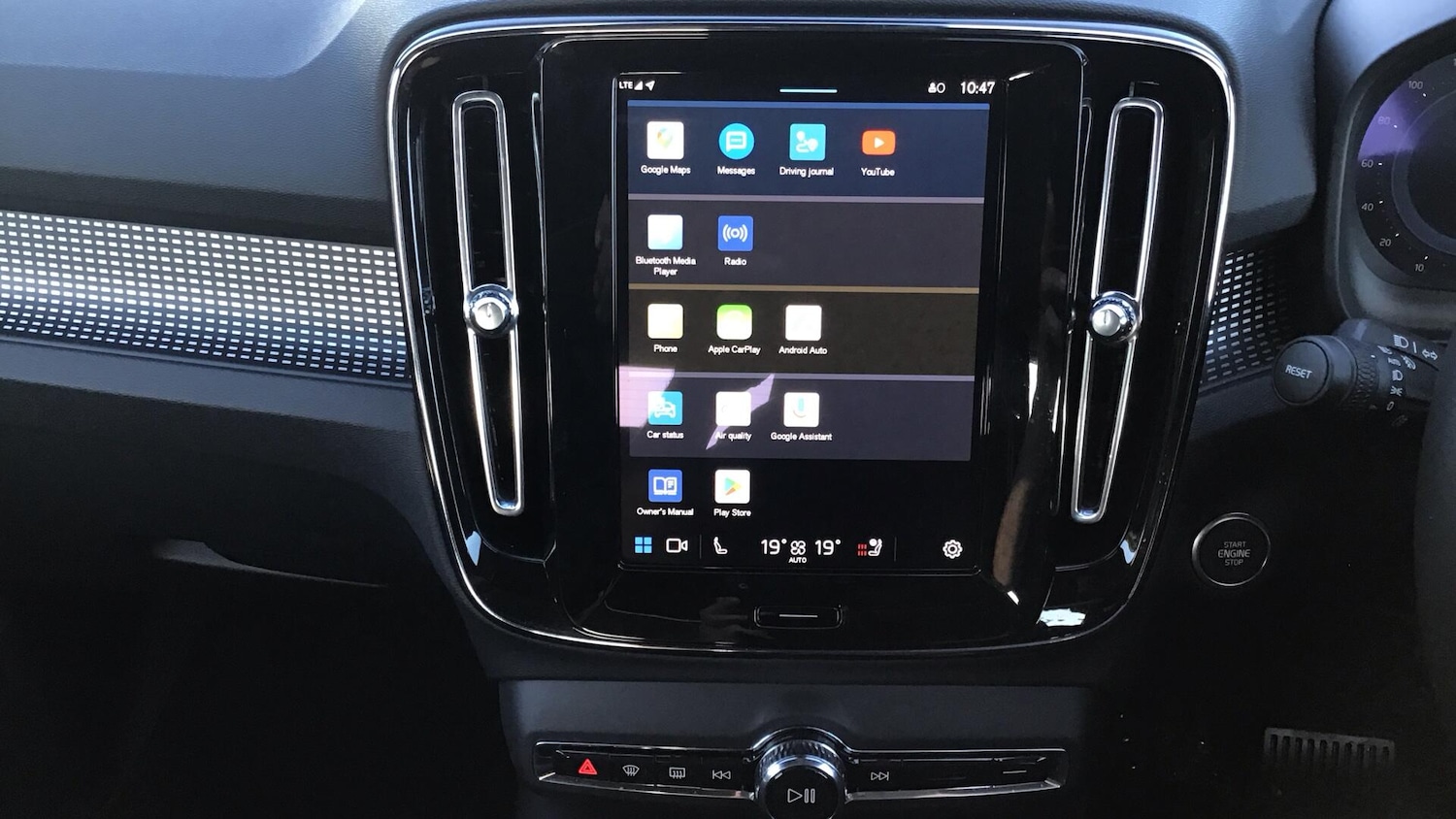 Used Volvo XC40 2025 for sale - 76766027: Photo 12