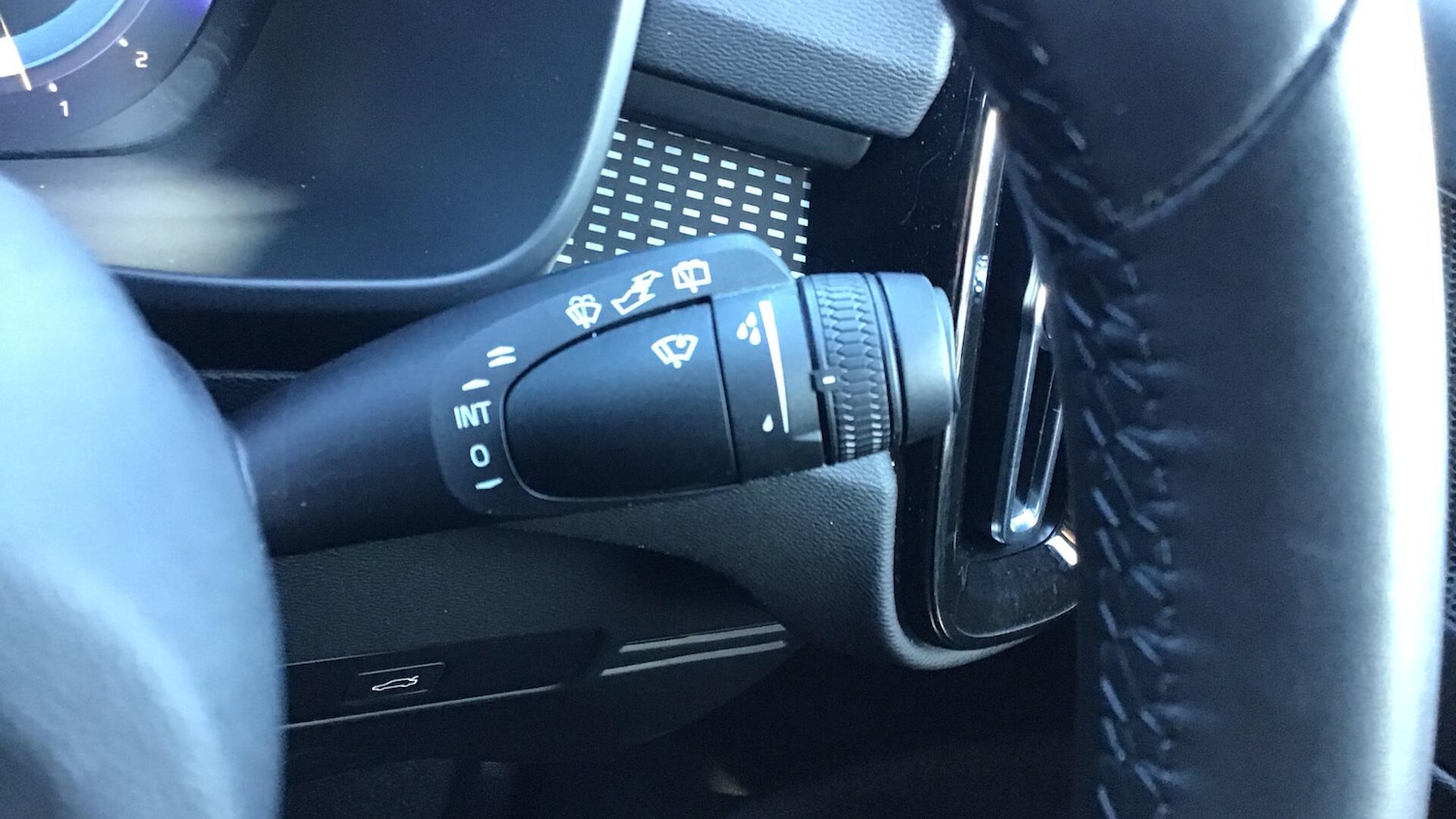 Used Volvo XC40 2025 for sale - 76766027: Photo 29