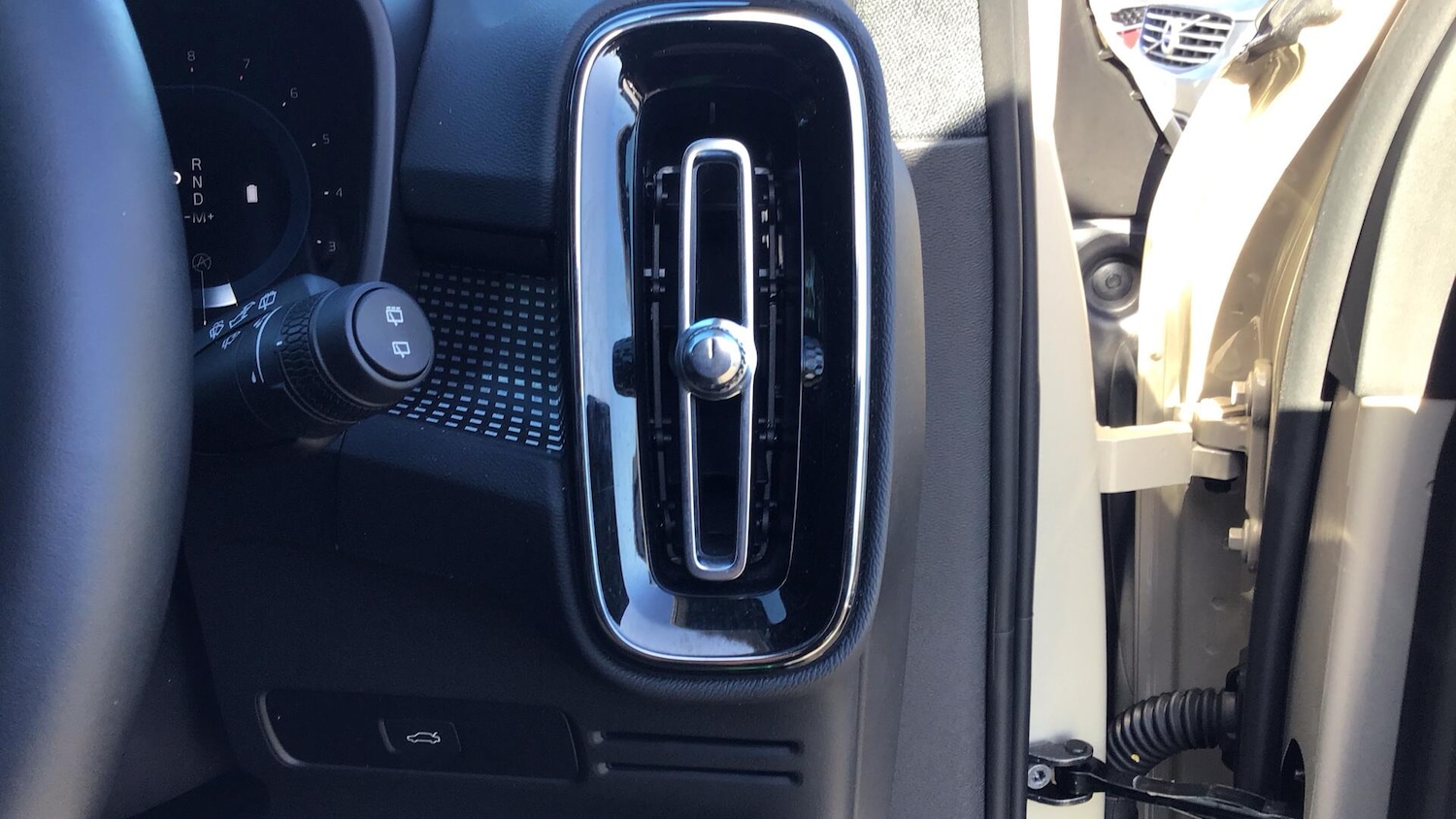 Used Volvo XC40 2025 for sale - 76766027: Photo 34