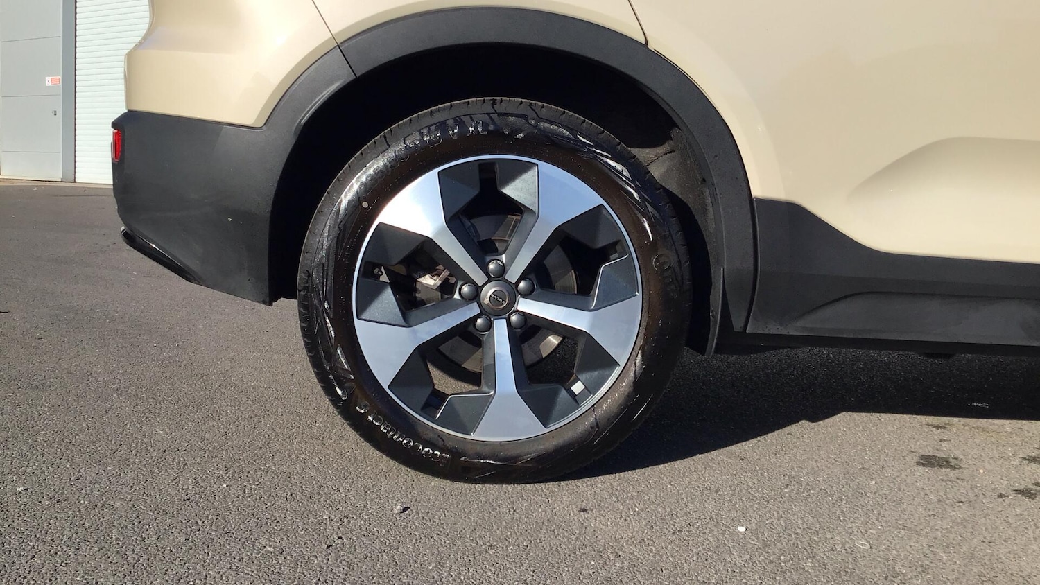 Used Volvo XC40 2025 for sale - 76766027: Photo 9