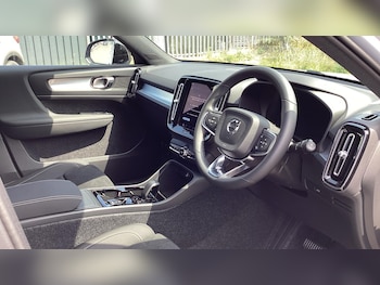 Used Volvo XC40 2026 for sale - 79425730: Photo