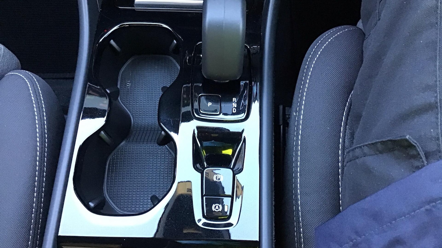 Used Volvo XC40 2023 for sale - 77253859: Photo 15