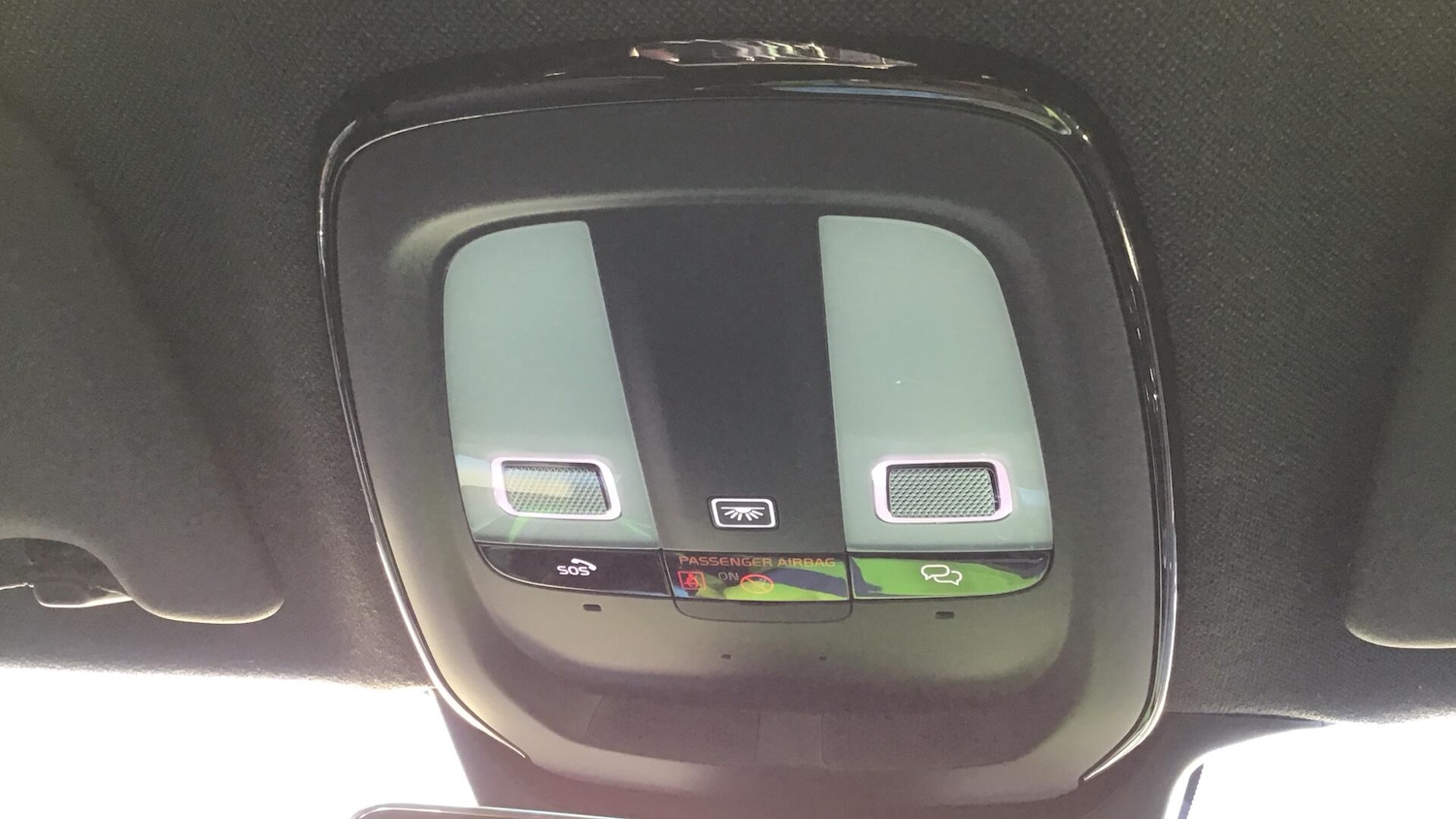 Used Volvo XC40 2023 for sale - 77253859: Photo 24