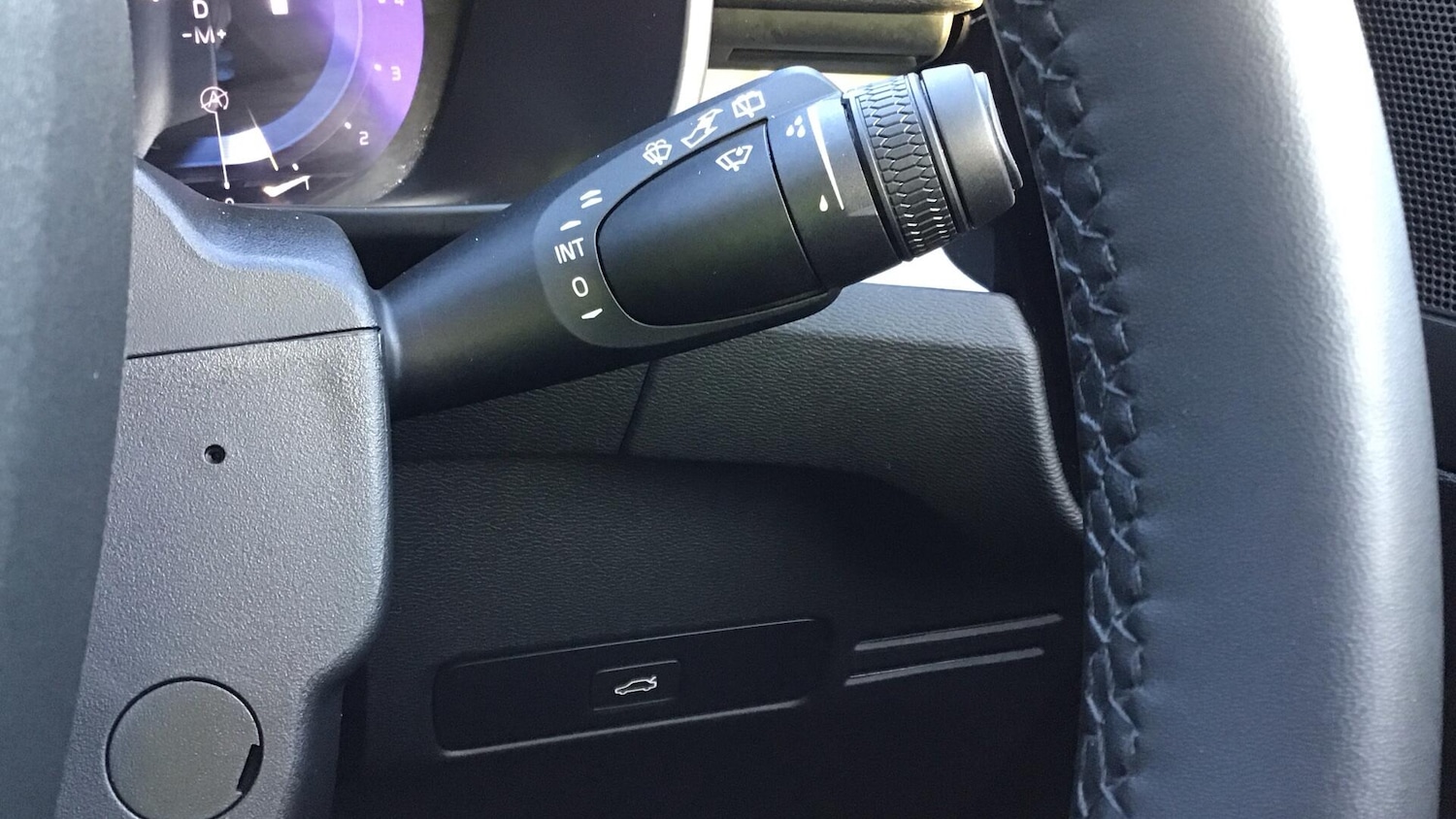 Used Volvo XC40 2023 for sale - 77253859: Photo 31