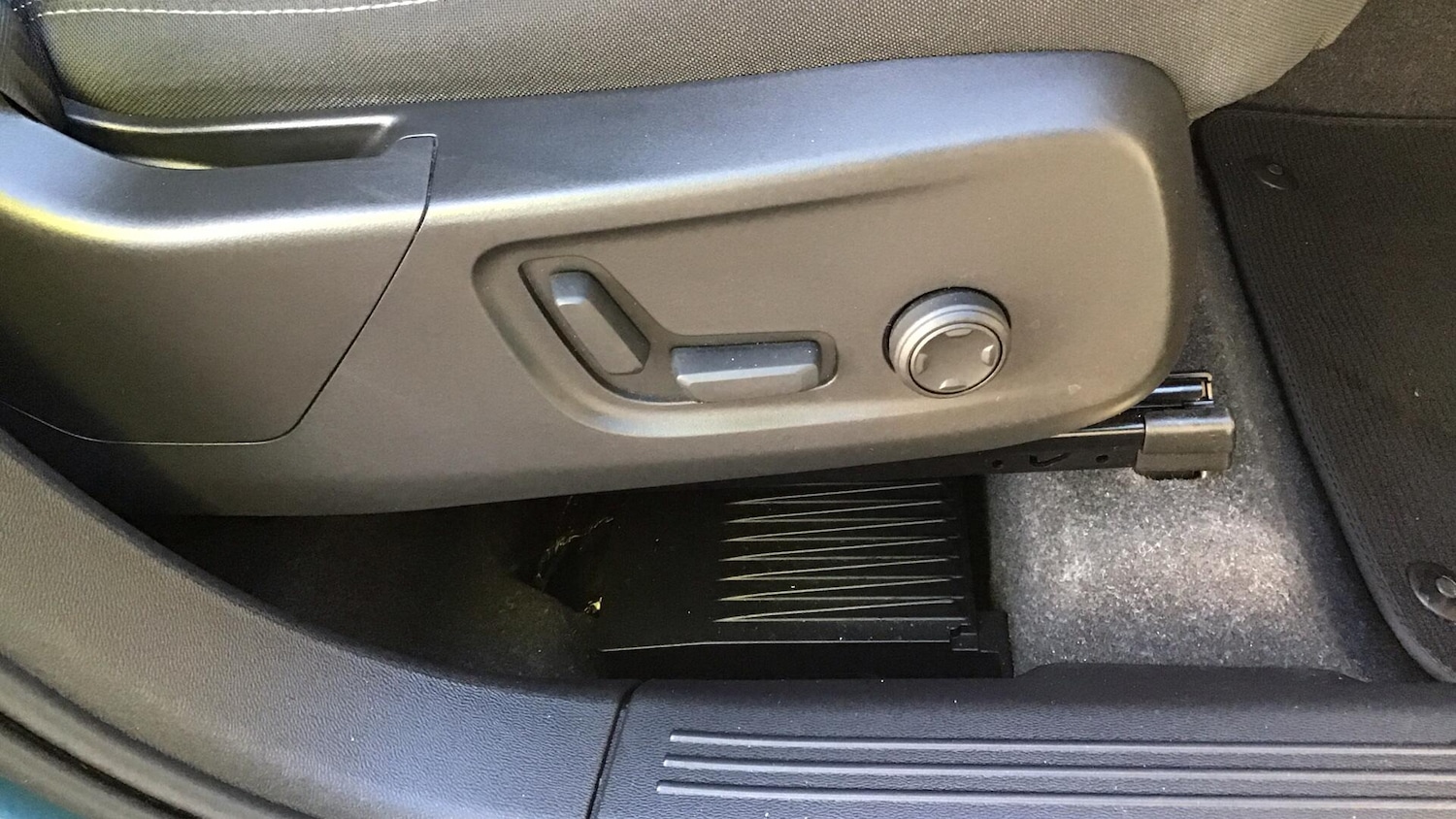 Used Volvo XC40 2023 for sale - 77253859: Photo 35