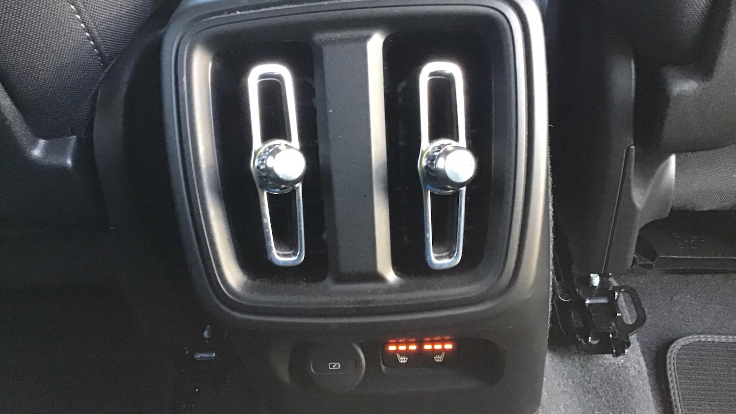 Used Volvo XC40 2023 for sale - 77253859: Photo 39