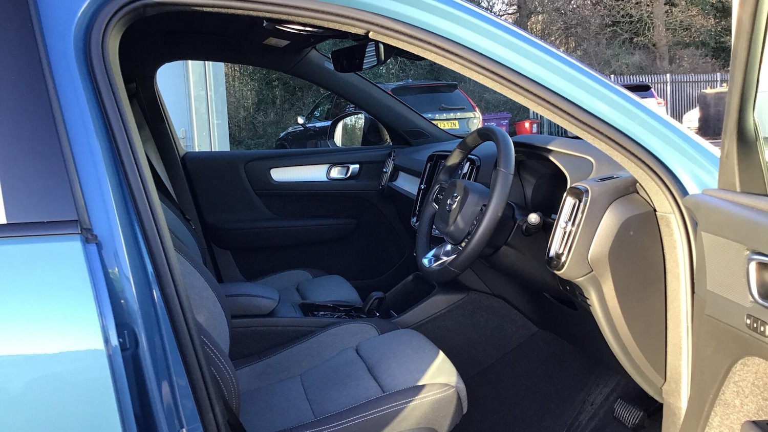 Used Volvo XC40 2023 for sale - 77253859: Photo 4