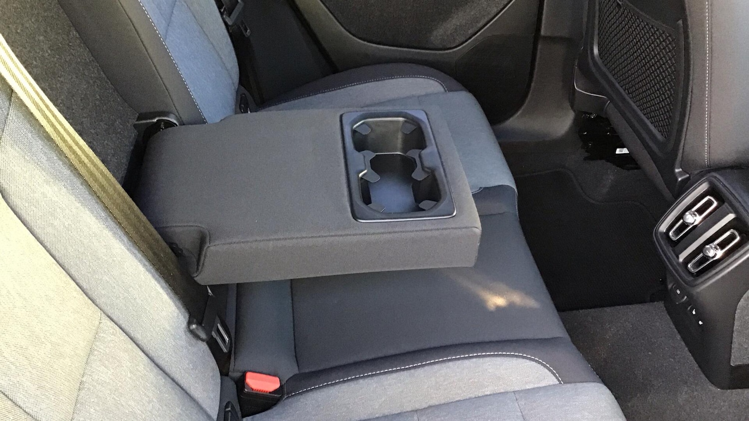 Used Volvo XC40 2023 for sale - 77253859: Photo 40