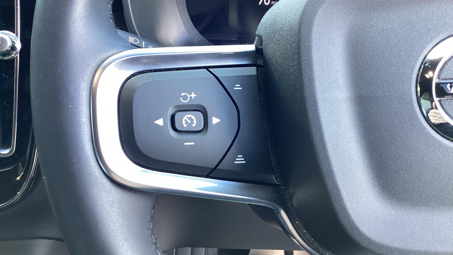 Used Volvo XC40 2023 for sale - 76073218: Photo 37