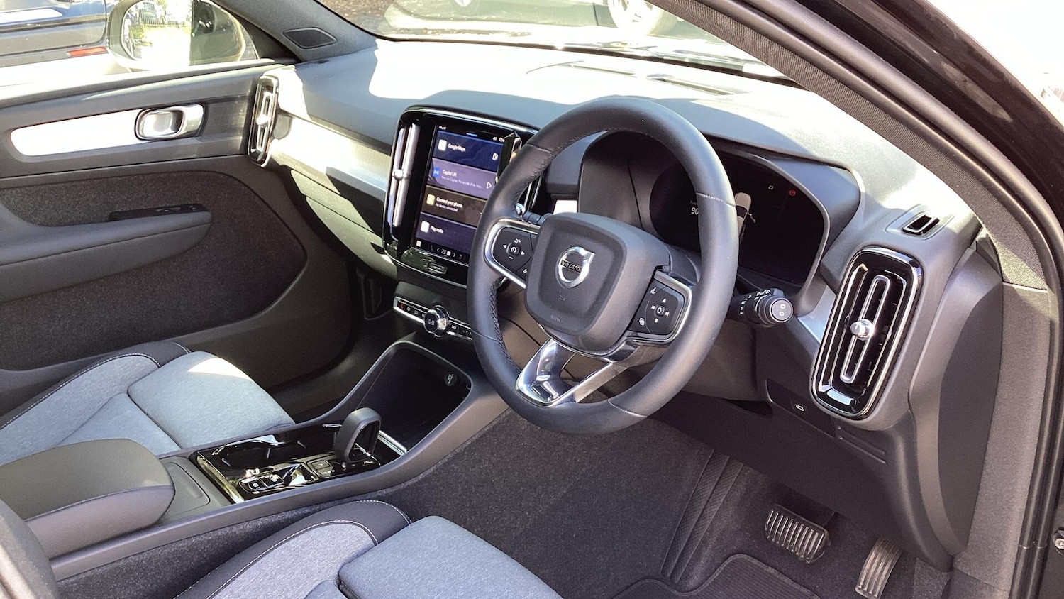 Used Volvo XC40 2023 for sale - 76073218: Photo 4