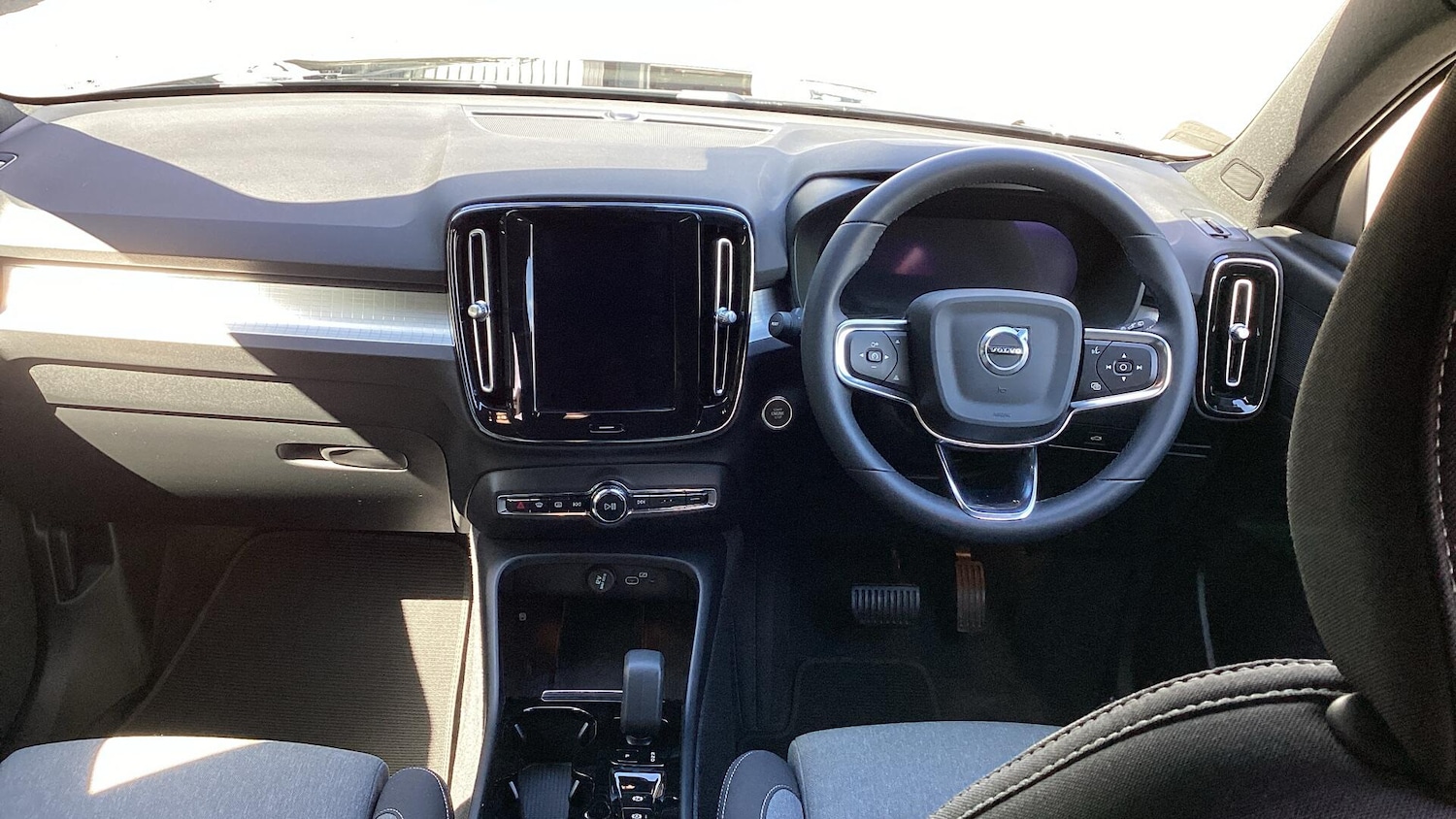 Used Volvo XC40 2023 for sale - 76073218: Photo 5