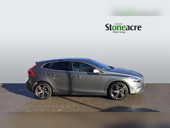 Used Volvo V40 2019 for sale - 76573442: Photo