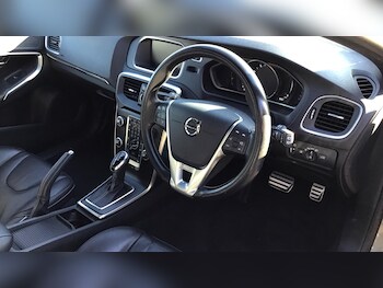 Used Volvo V40 2019 for sale - 76573442: Photo