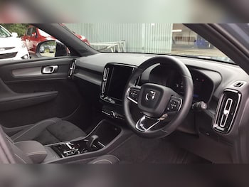Used Volvo XC40 2023 for sale - 75449867: Photo