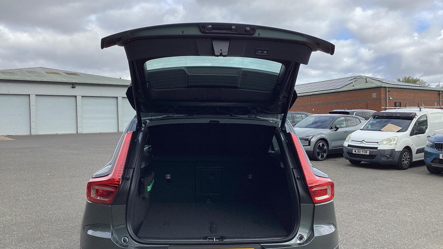 Used Volvo XC40 2025 for sale - 76072508: Photo 13