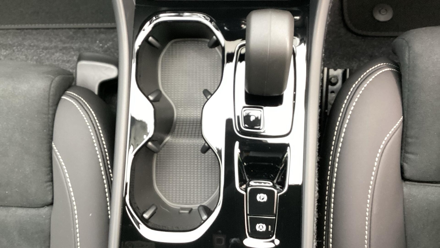 Used Volvo XC40 2025 for sale - 76072508: Photo 16
