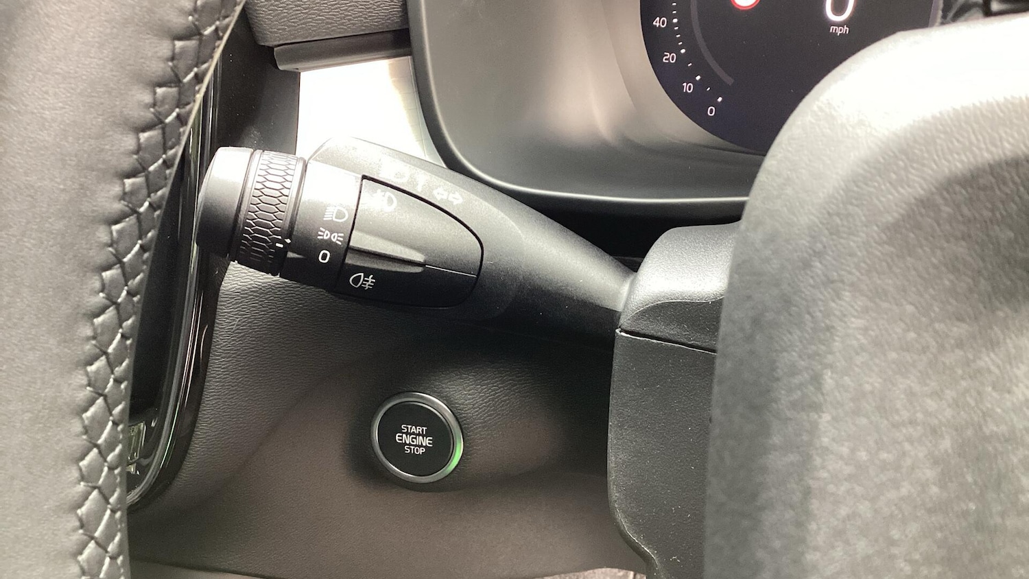 Used Volvo XC40 2025 for sale - 76072508: Photo 22