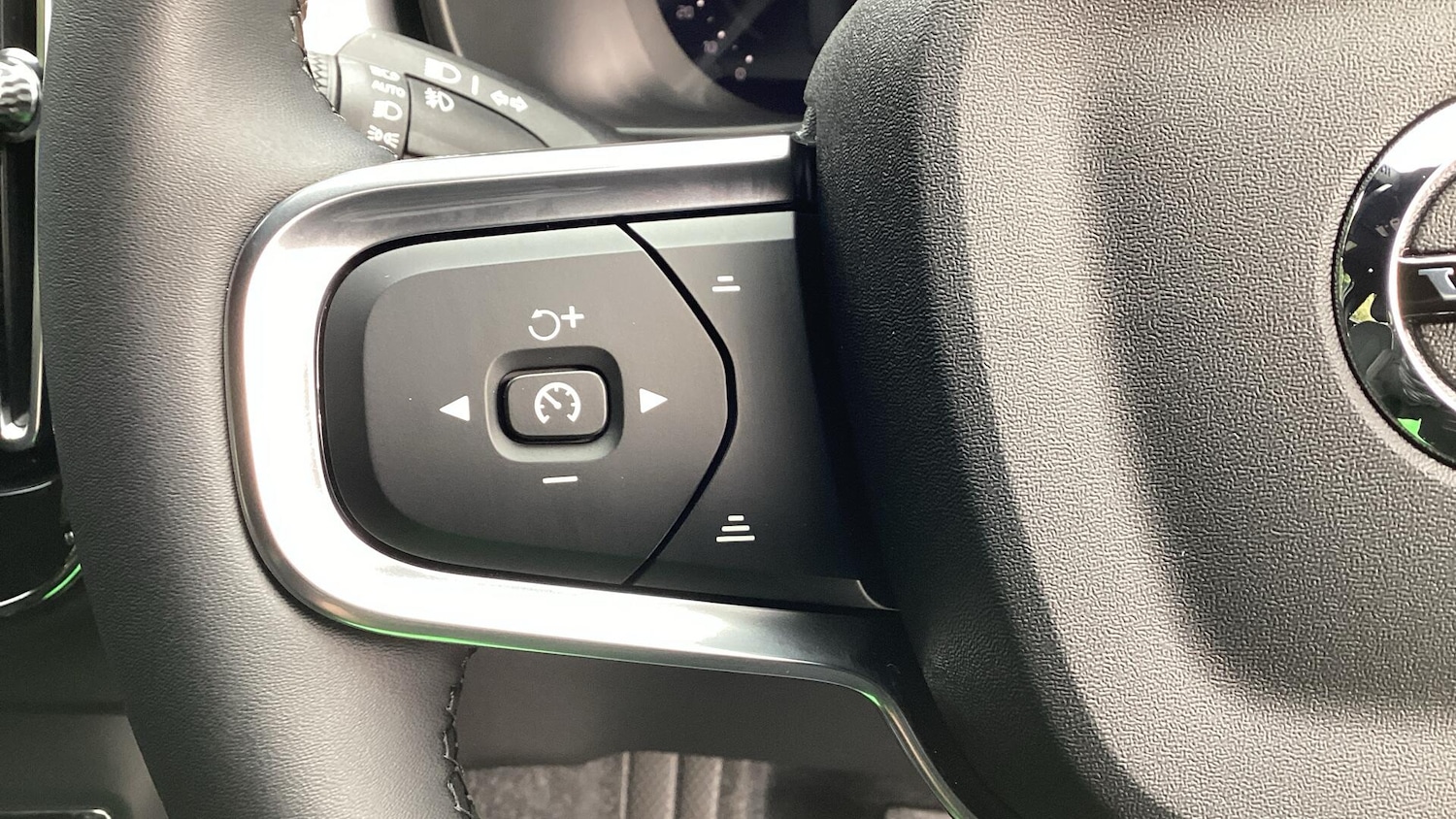 Used Volvo XC40 2025 for sale - 76072508: Photo 23