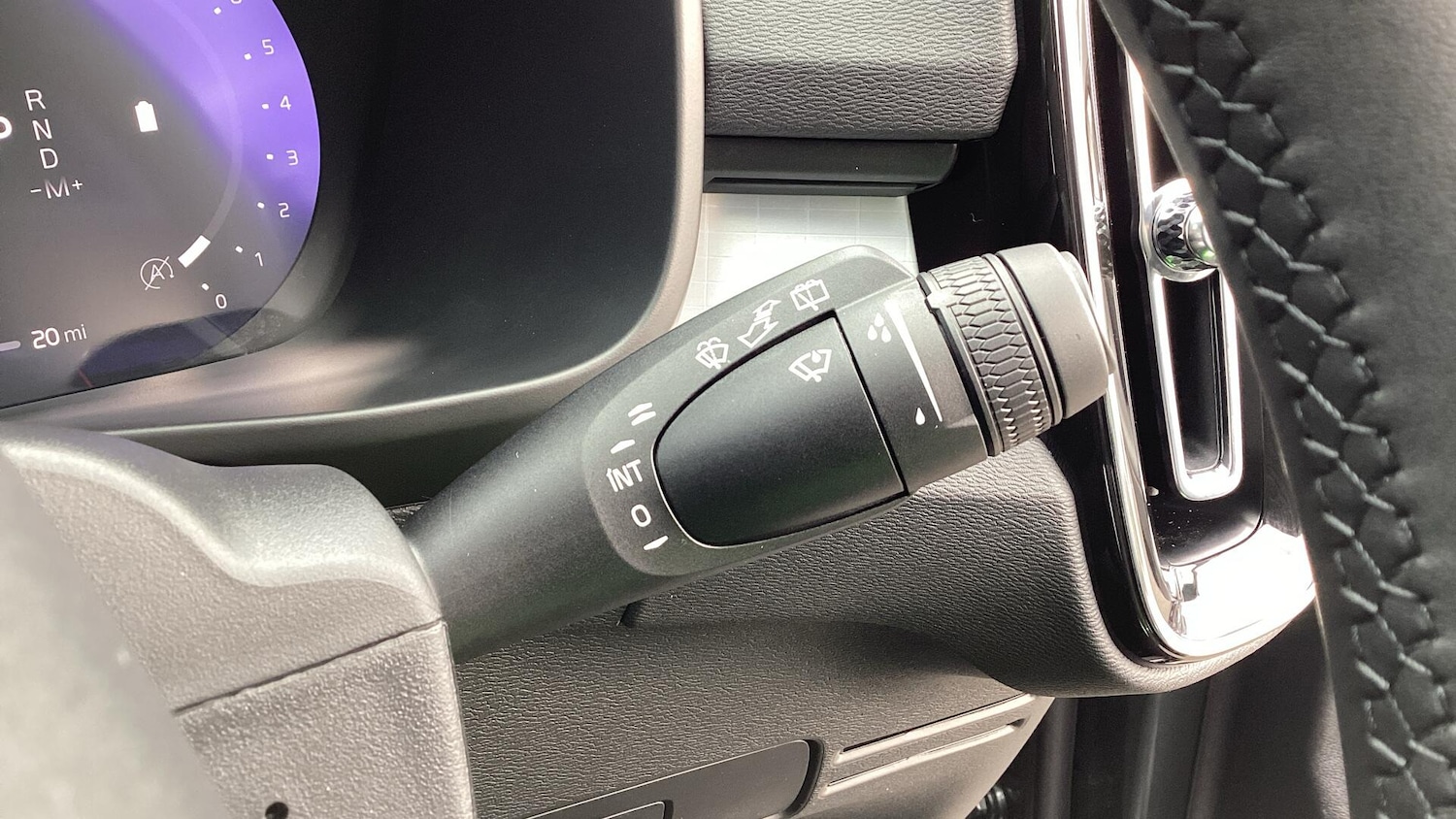 Used Volvo XC40 2025 for sale - 76072508: Photo 24
