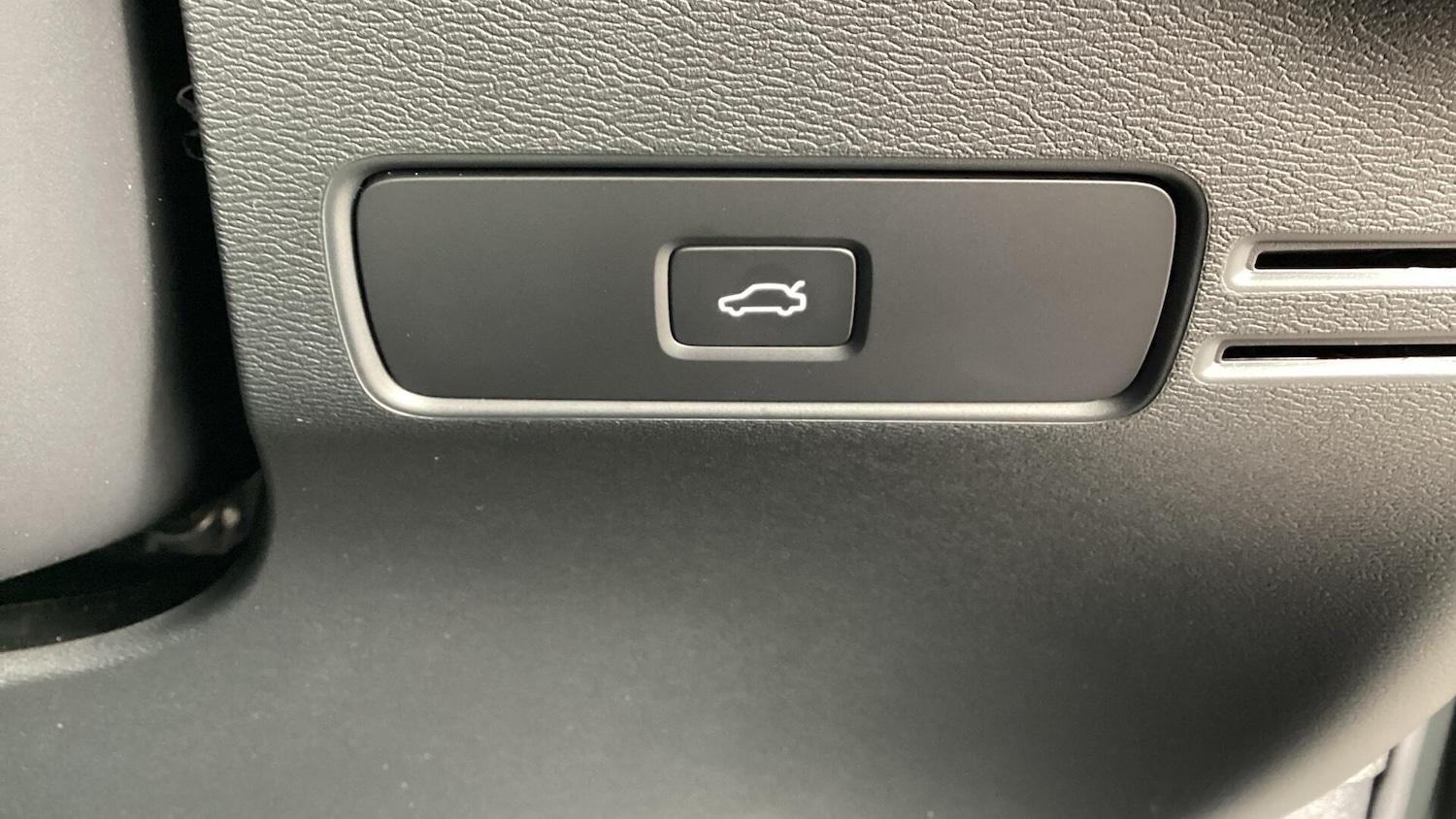 Used Volvo XC40 2025 for sale - 76072508: Photo 27