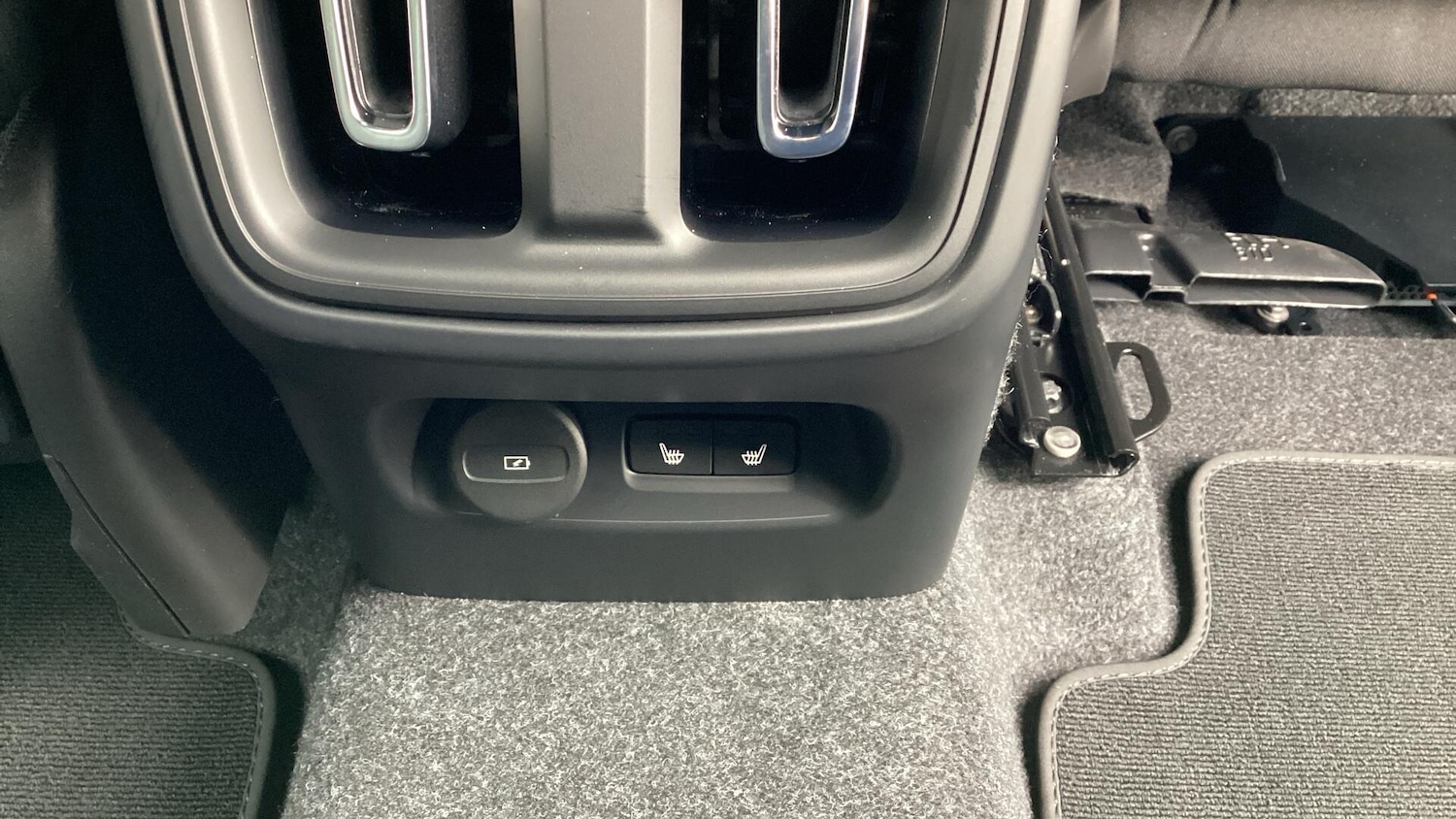 Used Volvo XC40 2025 for sale - 76072508: Photo 34