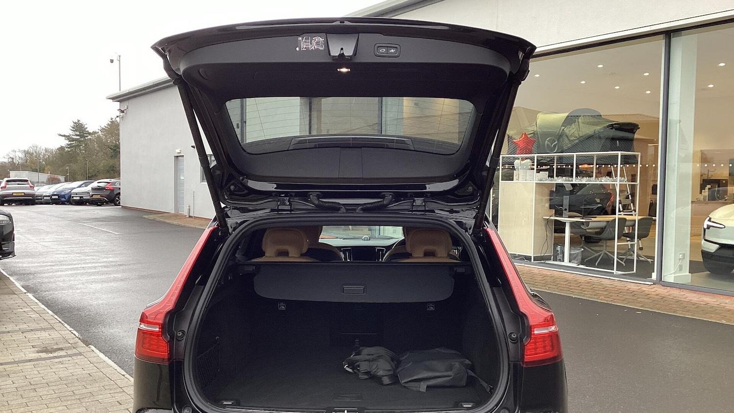 Used Volvo V60 2021 for sale - 77102055: Photo 13