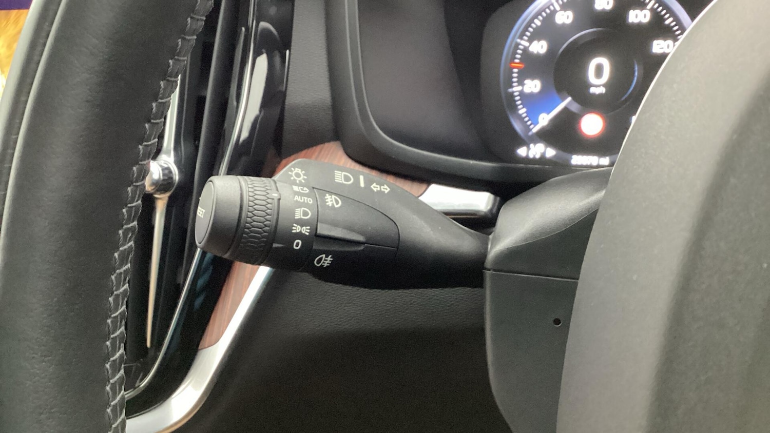 Used Volvo V60 2021 for sale - 77102055: Photo 25