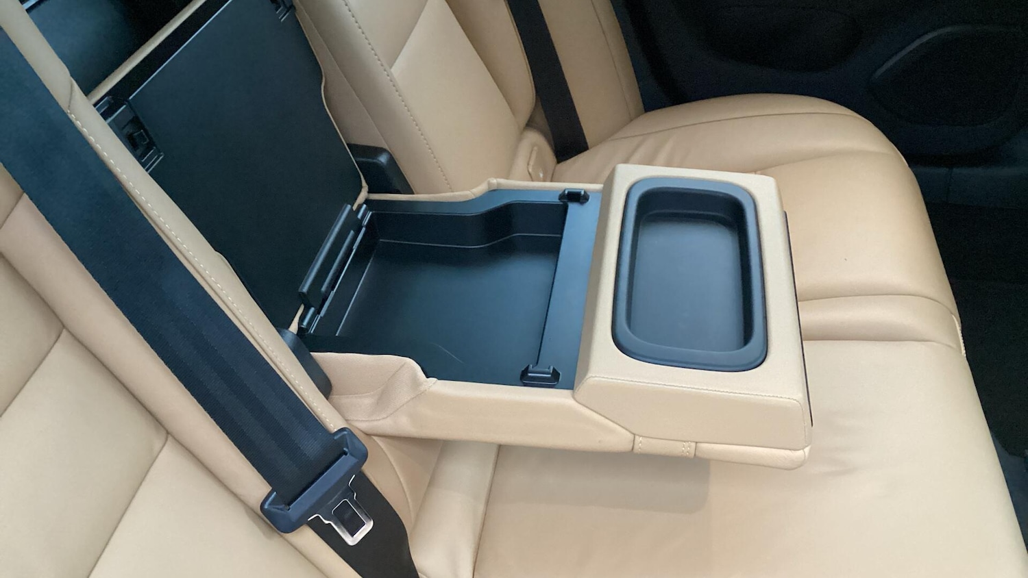 Used Volvo V60 2021 for sale - 77102055: Photo 37