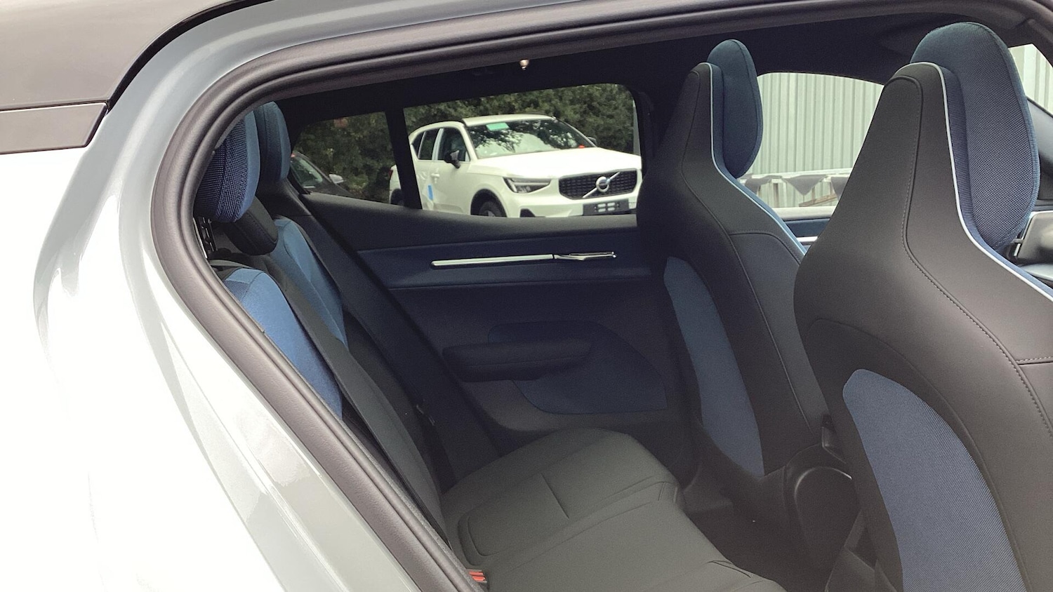 Used Volvo EX30 2025 for sale - 76094434: Photo 6