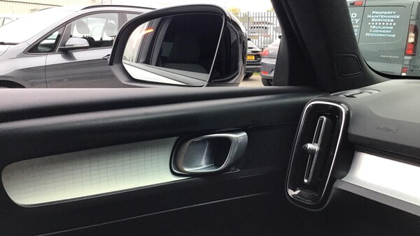 Used Volvo XC40 2023 for sale - 76295797: Photo 29