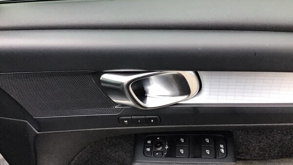 Used Volvo XC40 2023 for sale - 76295797: Photo 34