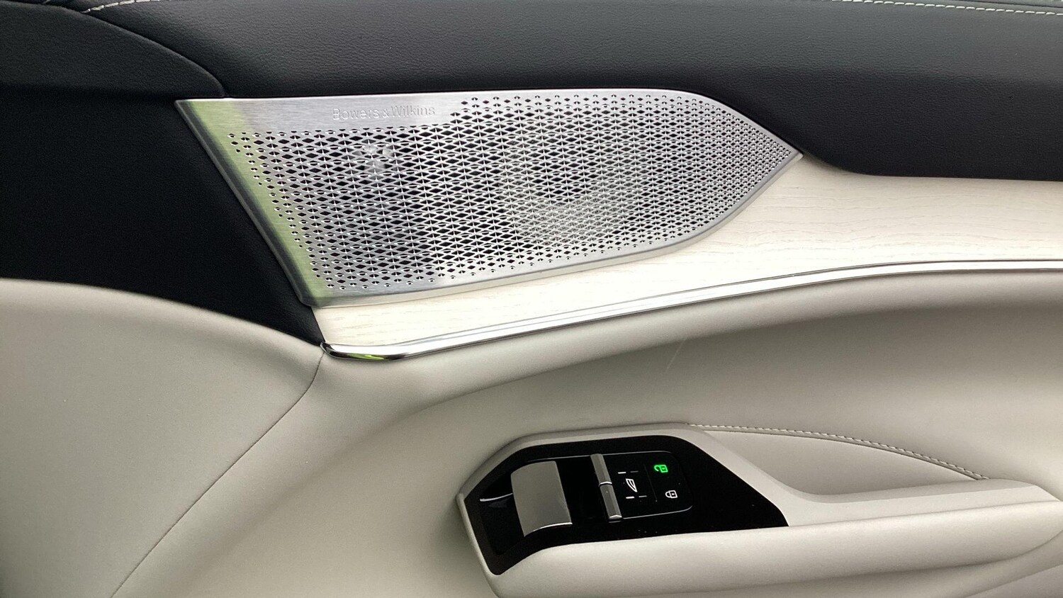 Used Volvo EX90 for sale - 77411858: Photo 30