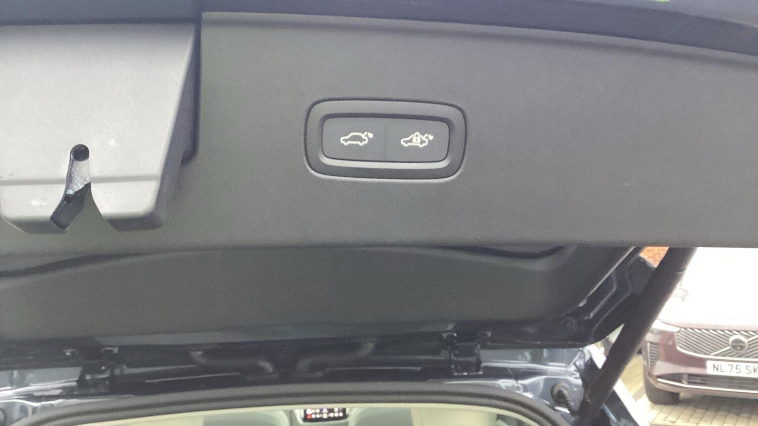 Used Volvo EX90 for sale - 77411858: Photo 42