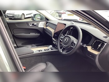 Used Volvo XC60 2025 for sale - 75927638: Photo