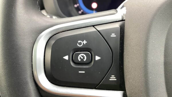 Used Volvo XC60 2023 for sale - 75782201: Photo 35